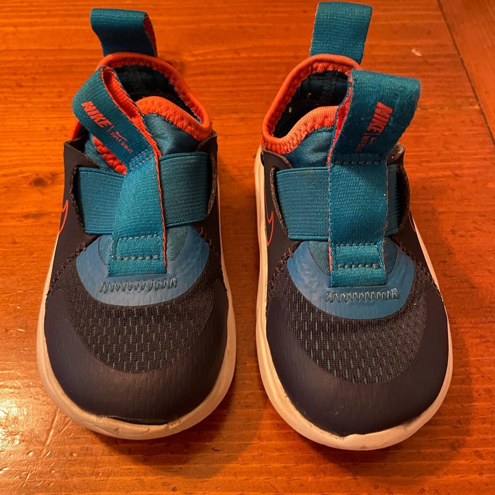 Nike Free Run Toddler size 6 sneakers